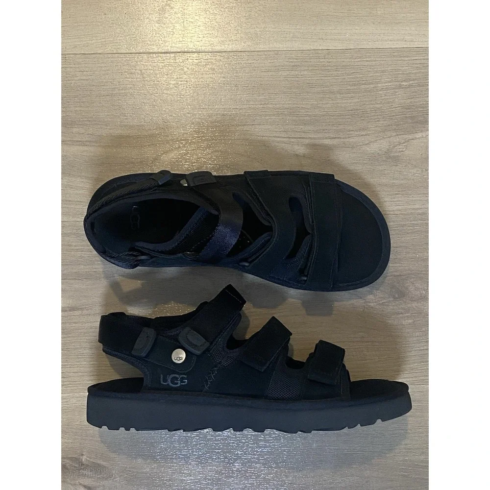 UGG new without